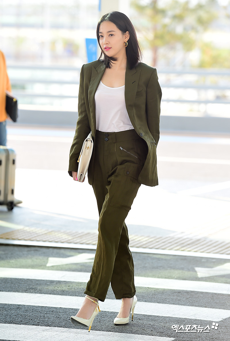 Actor Lee Joo-yeon departs for China Beijing via the Incheon International Airport on the 9th day of the overseas schedule