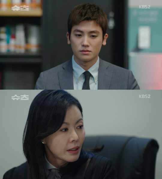 Suits Park Hyung-sik has escaped DangerOn the 10th KBS2 new tree Drama Suits, a cornered high-ranking Yeon Woo (Park Hyung-sik) was shown to escape Danger by demonstrating his base.At the law firm, the Moot Court of new Lawyers was held.The late Yeon Woo finished the pre-conversation by agreeing with his opponent Lawyer, but he was embarrassed after his opponent Lawyer refused to agree on the day of the Moot court.A brief wavering Yeon Woo took a breath and re-entered court, which reversed the situation by raising an antagonist.Once I got away with the Danger situation, it was okay, said Kang Ha-yeon, who praised Yeon Woos ability to cope with the situation.