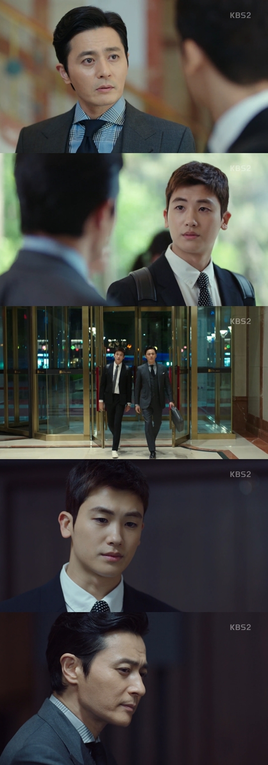 The relationship between Suits Jang Dong-gun Park Hyung-sik is changing.The biggest viewing point of KBS2s drama Suits (playplayed by Kim Jung-min and directed by Kim Jin-woo) is the never-ordinary bromance of two wonderful men, Jang Dong-gun (Miniforce Seok) and Park Hyung-sik (Ko Yeon-woo).It is a reaction that the special chemistry of the two men satisfies the audiences five senses.In this regard, the last Suits five times have a bigger meaning.This is because the point of showing that the relationship between Miniforce stone and Ko Yeon-woo, which could be seen in a one-sided direction, is gradually changing.Basically, the appearance of Miniforce Seok and Ko Yeon-woo, who have a relationship with each other and are mentors and mentees but are not unilateral but can affect each other, has caused new interest.In the fifth episode of Suits, Miniforce seats faced enemies like Hyena; David Kim (Son Seok-gu), a lawyer from the United States.David Kim suddenly appeared and touched the planting of Miniforce seats, including talking about mock courts during Harvard law school.The proud Miniforce seat faced David Kim with confidence as always, but David Kim was different from his opponents.It was a little mean, and it was even one step ahead of the Miniforce seat using the meanness.The first Miniforce seat facing the challenge was the one who tipped him, and he told me the situation at once by the Miniforce seat whenever necessary.In addition, David Kim even gave advice to the truth of another Miniforce seat.These advice of Ko Yeon-woo fell exquisitely to the right place, and Miniforce had a significant impact on the face of Hyena David Kim.This is definitely different from the relationship between Miniforce stone and Ko Yeon-woo.So far, if you summarize the relationship between the two, Miniforce was a mentor who advised, and Ko Yeon-woo was a mentor who was advised.But now it is a relationship that can affect each other, which means that both men can develop into a relationship that can be a win-win.Just as romance has a relationship change, its necessary to change relationships in romance, so that one-sided, fragmented relationships can make the next story predictable.However, if the relationship between the characters changes and changes gradually according to the situation and the flow of time, Drama can move in a more colorful direction.Thats how much fun viewers will feel.The two actors, Jang Dong-gun and Park Hyung-sik, captured the point of change in brochemy relationships with chewy, detailed acting.It is also because the performance and Chemie have survived that the viewer smiles with each appearance of two actors on one screen.Miniforce and Ko Yeon-woos bromance, which are more curious and exciting than any melodrama, are two actors Jang Dong-gun and Park Hyung-sik who bring it to life.Thats why many viewers are so enthusiastic about Suits: every Wednesday and Thursday night at 10 p.m.