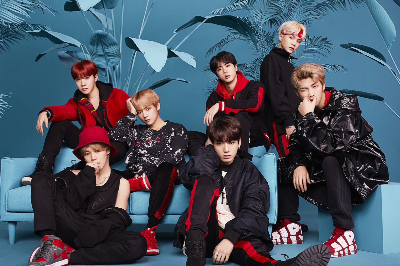 Group BTS has been certified as a platinum for three consecutive times in Japan.According to the Gold Disk Recognition Work released by the Japan Records Association on the 10th, BTSs Japan regular 3rd album FACE YOURSELF has exceeded 250,000 copies of sales and obtained Platinum certification.It is the third platinum record following the single Blood Sweat Tears () released in May last year and the single MIC Drop/DNA/Crystal Snow released in December.In particular, BTS recorded more than 500,000 copies of sales with its eighth single MIC Drop/DNA/Crystal Snow released in December last year, making it the only overseas artist to release a single album in Japan in 2017, and it has set a milestone to receive the Double Jeopardy Platinum certification.Based on the cumulative sales volume of the album every month, the Japan Record Association classifies 100,000 copies of Lee Tzsche Gold, 250,000 copies of Lee Tzsche platinum, and 500,000 copies of Lee Tzsche Double Jeopardy platinum.On the other hand, BTS will release its third full-length album LOVE YOURSELF Tear on May 18 and release the new albums new song stage for the first time in the world at the 2018 Billboards Music Awards held at United States of America Las Vegas on the 20th (local time).PHOTOS: Big Hit