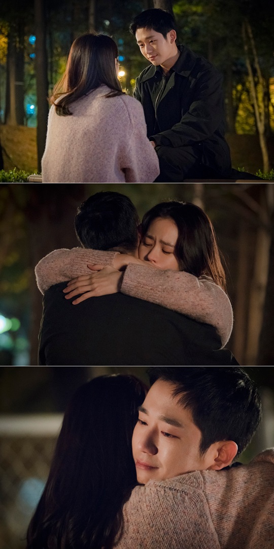 JTBCs gilt drama, Beautiful Sister (hereinafter referred to as Pretty Sister) released the hug steel series of tears of Yoon Jin-ah (Son Ye-jin) and Seo Jun-hee (Jeong Hae-in) ahead of the 14th broadcast on the 12th.Jin-ah, who told Jun-hee that she had to break up after endured the fight between Kim Mi-yeon (Hae-yoen Gil) and So-yeon Jang in the 13th episode broadcast on the 11th.Jina and Junhee, who are trying to protect their love, were also hard to bear the appearance of their families who gave each other feelings.In particular, the two people who did not mention the separation in any misunderstanding, Jun Hee, lets do this, Jin-a, who did not even guess at all, was an development that the viewers did not.It is unpredictable how the relationship between Jin-ah and Jun-hee will change, and the appearance of the two people in the open Steel Series feels salty.Junhee feels upset in his expression even though he smiles as usual, and even the back of Jina, who holds his hand tightly, seems sad.I am soothing my feelings with Yu Gi, who knows the sorryness and the sincerity that each other has, but the tears that flow inevitably make their romance more aggrieved.An official said, The things that viewers have experienced in real love are also drawn in the love of pretty sister Jina and Junhee.There were moments when I enjoyed happiness as if I were alone in the world, but unlike my heart, there is a situation that continues to be out of place. On the 12th broadcast, Jin-ah and Jun-hees tears burst out of their unspeakable feelings.After Jin-ahs farewell notice, please watch how the two people will keep their love again and comfort each other. 