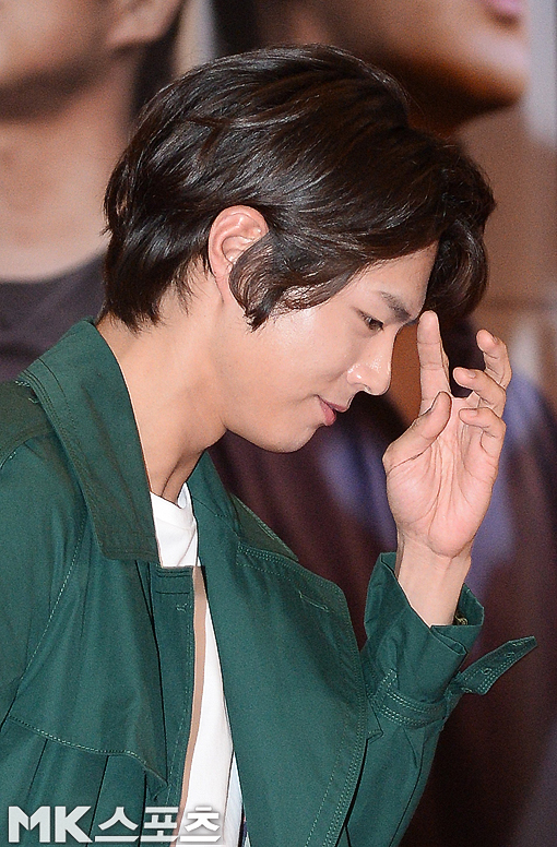 The movie Burning Man (director Lee Chang-dong) VIP premiere and Red Carpet event were held at CGV in Yongsan, Seoul on the 14th.Actor Park Bo-gum attends the film Burning Man Red Carpet Event.