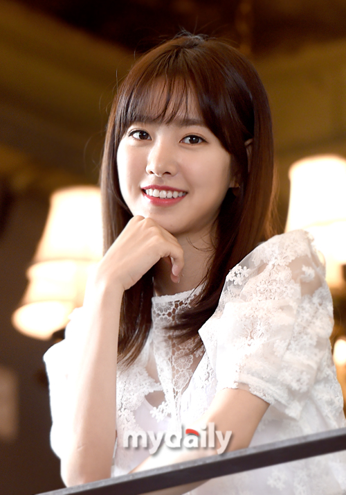 Jin Se-yeon poses in an interview held in Itaewon-dong, Seoul on the morning of the 14th.Jin Se-yeon played a sad romance with Yoon Shi-yoon in the recently-end TV drama Sejo of Joseon.Sejo of Joseon The romance that was inspired by the record of the second son of King Sejo of Joseon, Sejo of Joseon, depicted the conflict between the two princes over power and love.
