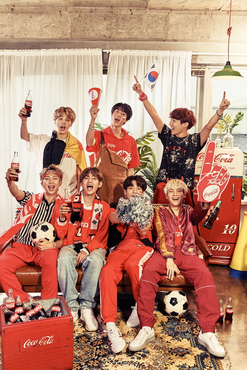 BTS preparations for supporting FIFA World Cup have been completed.A month before the 2018 FIFA World Cup, the global idol BTS, which is working as a model for the Coca-Cola 2018 FIFA World Cup campaign, was released on May 14 to cheer the World Cup thrillingly at the shooting scene of the Coca-Cola - Coca-Cola advertisement.The advertisement was held on June 14th and was held with the concept of Lee Gi-won, who is promoting the South Korean national team together with Coca-Cola - Coca-Cola in the 2018 FIFA World Cup, which will heat South Korea.BTS members gather together and watch the World Cup Kyonggi with a tense expression.The members who are concentrating as if they are sucked into the TV give the viewers a vividness as if they are watching World Cup Kyonggi with their members.The members then carried various cheering tools and shouted Lee Gi-won and fighting in a heartbeat, and they gave a positive energy and excitement unique to BTS and burned the cheering for South Korean players.Especially, the vibrant appearance of BTS members enjoying the World Cup with the delicious Coca-Cola - Coca-Cola, such as a cool Coca-Cola - Coca-Cola in one hand on a summer day full of cheering, makes the upcoming FIFA World Cup more anticipated.emigration site