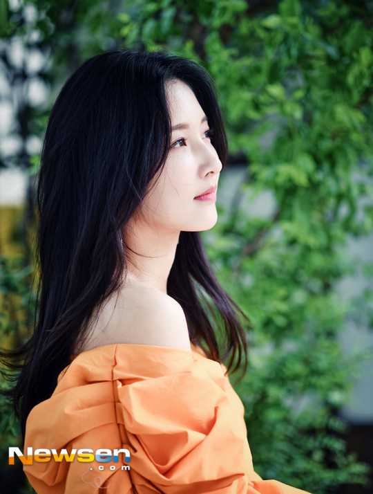 Nam Ji-hyun, a girl group 4Minute, has changed his name from Nam Ji-hyun to Nam Ji-hyun.Actor Nam Ji-hyun played the role of Lucy Gae, a female girl with an instinct close to an animal, in the TV drama Sejo of Joseon - Drawing Love (playplayed by Cho Hyun-kyung/director Kim Jung-min/Sejo of Joseon).Nam Ji-hyun said in an interview on the morning of May 14, It was a good character for a good work.It was a work that I really appreciated, and all the actors have a lot to learn, so I was grateful for all the moments in the field. Do you realize the end? He said, I did not feel it for a week.I feel like Im adjusting a little bit now, he said. I felt real when I saw other actors interview articles.Nam Ji-hyun, who had a vacancy since the demolition of 4Minute in 2016, signed an exclusive contract with the artist company and walked a new path as an actor.The name of the activity also changed from Nam Ji-hyun to Nam Ji-hyun in December 2017; at the time, Nam Ji-hyun said through SNS, I was worried as I went the actors way.As I walked down a path that might be completely different, there was also a new learning and confusion in me.I do not change my name, but I was eager to build a new name under the name Nam Ji-hyun along with my mothers adult hand. Sejo of Joseon was the first work after Nam Ji-hyuns change of activity name.Viewers reactions also poured in, saying I didnt know Lucy dog was 4Minute Nam Ji-hyun.Nam Ji-hyun, who said, I am proud, said, In fact, there is a reason why I changed my name, but there was something I wanted to get out of the title of idol.I always ask questions from that, so I have changed my resolve as an actor. I was worried about a year, Nam Ji-hyun said.I talked to the company that I wanted to change my name while doing KBS 2TV The Strongest Deliverer, but I had a year or so to try to worry a little more. The most heart-wrenching thing about Nam Ji-hyun changing his name was the nickname Namji, which fans call.Nam Ji-hyun said, I liked the nickname Namji and I was worried about changing the name.I thought I would change my name to Namji at all, but it was a bit of a joke. I originally tried to change my name without changing my name.There were Nam Hae Yeon and Nam Ji An, but there was no name Ji County, Shanxi.It was always called Ji County, Shanxia.So I decided to change the castle. I put all the castles.I attached Hong Ji County, Shanxi, St. Ji County, Shanxi, Ji County, Shanxi, etc. I thought it would be better to attach my mothers name than it was meaningless.Father was very sad, but he said, I lived in Father Castle for 30 years, so I will live as a mothers castle. My grandfather said, I liked that there was one more family.In particular, Nam Ji-hyun said, I changed my name, not my name. I saw in the comments that I had my parents divorced.I thought it was short, he said. It is good to be a parents gold thread. Please write this in the article. Meanwhile, Sejo of Joseon ended 20 times on the 6th.Kim Myung-mi / Lee Jae-ha