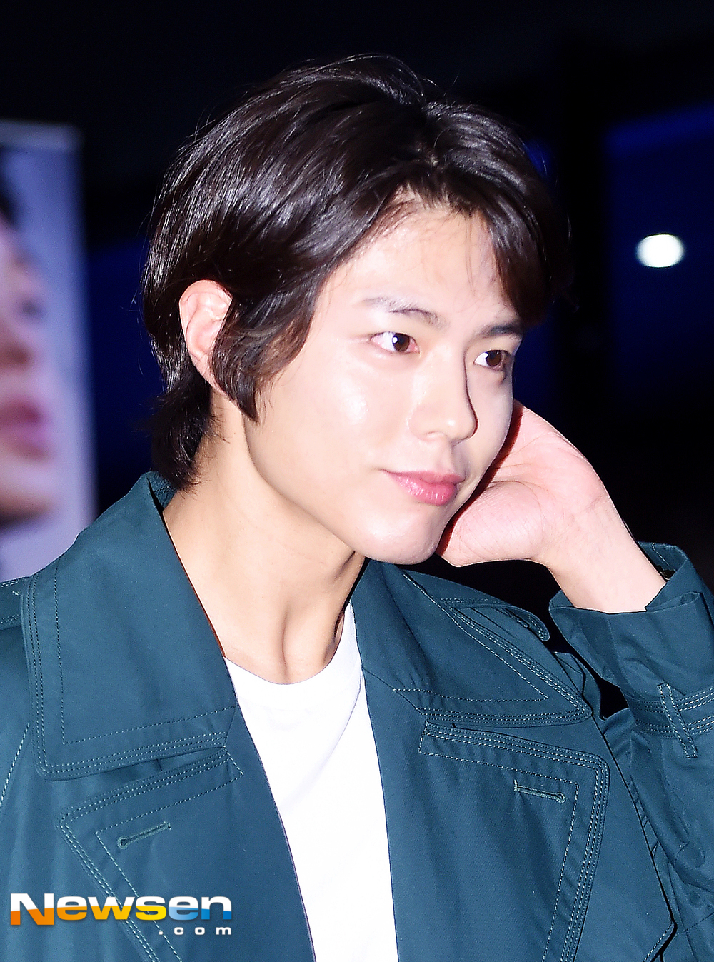 <p>The film Burning Man VIP preview was held at CGV Yongsan I Park Mall store in Yongsan-ku, Seoul on the afternoon of 14th May.</p><p>Park Bo - gum this day is leaving.</p><p>Meanwhile, the movie Burning Man (director Lee Chang Dong) is a distributor, Yoo Ah-in, was a child, in order to meet a neighbor friend Hemi (Jeon Jongseo), an unidentified man Ben Steven s year).</p>