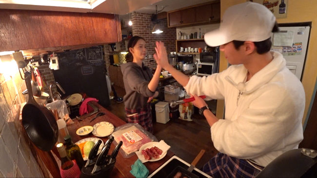 <p>Hyeori 4 Minshuku 2 is left only once until the end of the airing now. This program that gave a viewer a healing for about three months is ahead of the airing and the viewers are not satisfactory.</p><p>In the JTBC Hyo Ri 4 Minshuku 2 which was broadcasted on the last 13 days, content to be parted is released after Lee Hyori, Lee Sang-soon, Im Yoon-ah checked out all the final guests.</p><p>Im Yoon-ah showed a family photograph that I drew directly to Lee Hyori, Lee Sang-soon couple. There is not a great ability, but Lee Hyori, Lee Sang-soon, I thought of my family was warm.</p><p>Not only this but also Lee Hyori, Lee Sang-soon made a music video for Im Yoon-ah just for Im Yoon-ah gifts. Lee Hyori shoots and Lee Sang-soon edited, they were a challenge but it was a music video I wanted to give a special gift to Im Yoon-ah.</p><p>Especially Lee Hyori, Lee Sang-soon, Im Yoon-ah sent only to the last guest, only the set left, only having these parting hours. Lee Sang-soon said that When you go already you will sizzle Im yoon-ah who regretted saying Im coming over to play again. Lee Hyori said, Everyone comes and goes out and does not come, Im Yoon-ah said, Id like you to come here (Im Yoon-ah, Park Bo-gum, Ayui).</p><p>Lee Hyori said, Is this the heart that is waiting for my son and girls in Seoul, is this? Im Yoon-ah, Ayu, Park Bo-gum was a word full of affection. Im saying coming to Lee Hyori saying that he came to play, Im Yoon-ah said going inside play saying lowering his expectation, but in reality Im Yoon-ah took Lee again Hyori, Lee Sang-soon I went to visit the house.</p><p>According to the production team, Im Yoon-ah and Park Bo-gum visited Lee Hyori, Lee Sang-soon home after taking a picture and spent time together. John Hyo Ming, Mr. Kenrio PD of Hyoori 4 Minshuku 2 Park Bo-gum and Im Yoon-ah actually went to Jeju Island to play separately after photography was finished Lee Hyori, Lee Sang I have stayed at -soons house. </p><p>Park Bo-gum said that he would spend time with Lee Hyori, Lee Sang-soon, Park Bo-gum went to Jeju island weekly with Lee Hyori, Lee Sang-soon When I was in, I also made a video call with the production team.Lee Hyori, proud of how Lee Sang-soon spends time with Park Bo-gum. </p><p>The previous Park Bo - gum and the production team of Hyo Ri 4 Minshuku 2 were recently the 54th Hundred Artistic Awards. At that time Hyoori 4 Minshuku 2 won the entertainment category TV work award.</p><p>John Hyo Ming, Matthew Kayei PD said Lee Hyori, Lee Sang-soon met Park Bo-gum at the Centennial Art Grand Prize was good Chengyeo Juoso Lee Hyori, Lee Sang-soon is Park Bo-gum Human relations has been established between these and I still continue that relationship, he says, Park Bo-gum is healing as a Lee Hyori, Lee Sang-soon family is a naturally friendly place The team also received the same aura following the season 1. </p><p>Meanwhile, Hyoori 4 Minshuku 2 is scheduled to be released publicly, including the interview of Lee Hyori, Lee Sang-soon, Im Yoon-ah, Park Bo-gum on the next 20th. [Photo] provided by JTBC</p><p>Offered by JTBC</p>