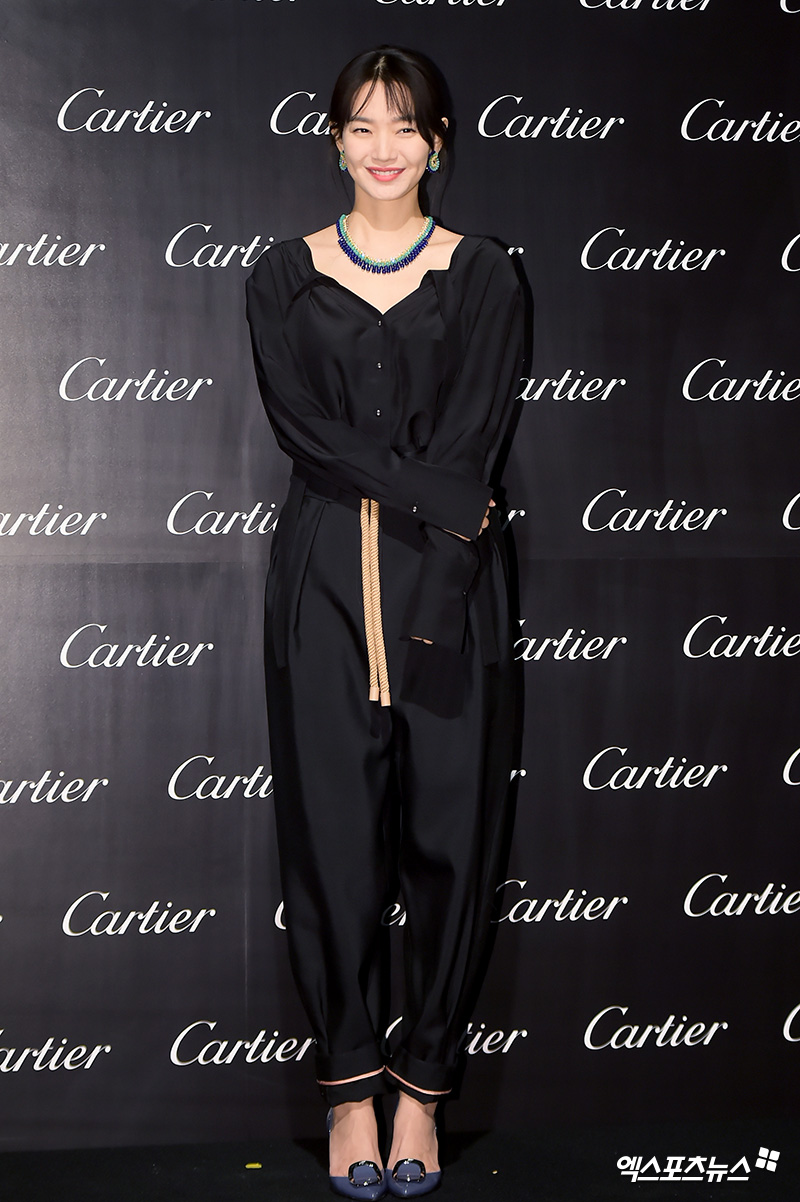 Actor Shin Min-a, who attended the launching event of the jewelery brand Cartier held at K Hyundai Art Museum in Sinsa-dong, Seoul on the afternoon of the 14th, poses.Give me a good greetingShy MannequinsIncomparable BeautyHigh-quality beautyLovely greetings