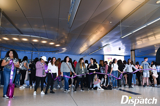 Come on, Armie, hand in hand.World Ami filled the arrivals halls: holding hands, creating a Purple Line; campaigning for BTS safe entry into LA.BTS arrived at Tom Bradley International Airport on flight KE017 at 11am on Friday.To promote the 2018 Billboards Music Awards performance stage.Los Angeles, which was found about six months after AMA last November, was occupied by a larger fandom; New York, Mexico, Europe, Japan and Chinese fans paralyzed the airport.The mature fandom culture was impressive: fans created a Purple Line for BTS, producing the Hangul phrases: Come and Armie in hand and Well Protect BTS.Finally, BTS showed up at the arrival hall. Good-bye. Even then, Washington Metro remained unwavering.The BTS made it safe to enter the country thanks to Washington Metro, which also gave them time to look at the fans.Fan service was also of all-time class: RM, Suga, Jung Guk and Jean waved at fans; Vue blew a signature V pose, and Jay Hop carried fans images in a ponca.Leader RM said in an interview with  on the day, I am more excited and nervous than ever when I arrived in LA. I am really grateful for the warm welcome.On the stage for Billboards Performer, RM said: There are many situations that we cant predict, so its difficult and trembling.Ill show you a great stage, he said.BTS continues its massive promotion before attending Billboards; it will feature the stage for its new song Fake Love on NBCs Ellen Show.Meanwhile, BTS will appear as Performer for the 2018 Billboards Music Awards in Las Vegas on the 20th.He was nominated for the Top Social Artist category for the second consecutive year, winning the award with an overwhelming figure of 320 million votes last year; it is also likely to win this year.World Ami campaigning for safe entry of BTS.Complete the Purple Line with a purple ribbon.BTS who showed up at the LA immigration station.Jimin, who looks happy when he sees Ami.A more friendly fan service than ever.Suga leaving for LA promotion.