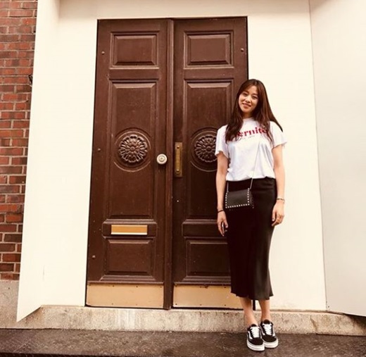 Actor Jang Shin-young told the recent situation ahead of marriage.Jang Shin-young posted several photos on his SNS on the 15th, with a background of a quiet red brick wall.Kang Kyoung-joon and Jang Shin-young, who have been in love for five years, have appeared on SBS Sangmyongmong 2-You My Destiny last year and announced that they will marry in May this year.Kang Kyoung-joon recently appeared in the JTBC drama Ura Cha Waikiki; Jang Shin-young has appeared on KBS2TV Schutz