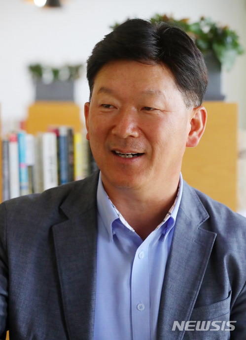 【서울=뉴시스】배훈식 기자 = 14일 오후 서울 중구 한국장애인고용공단 서울맞춤훈련센터에서 박재술 센터장이 뉴시스와 인터뷰하고 있다. 2018  2018.05.14. dahora83@newsis.com