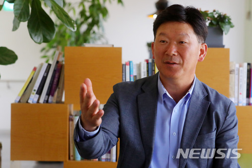 【서울=뉴시스】배훈식 기자 = 14일 오후 서울 중구 한국장애인고용공단 서울맞춤훈련센터에서 박재술 센터장이 뉴시스와 인터뷰하고 있다. 2018  2018.05.14. dahora83@newsis.com