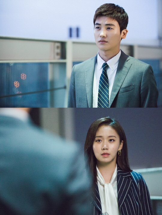 Suits Park Hyung-sik and Ko Sung-hee face each other again on the rooftop.People who share secrets, big or small, are getting closer, but if someone else felt like they knew, what would happen to their relationship?Could it be closer than before, or would it be farther away again?KBS 2TV Wednesday-Thursday evening drama Suits (playplayed by Kim Jung-min/directed by Kim Jin-woo/produced monster union, enter media picture) is a story about Park Hyung-sik (played by Ko Yeon-woo) and Ko Sung-hee (played by Ji-na Kim).One of the key points of Suits is the relationship between unpredictable Chemi, Ko Yeon-woo and Ji-na Kim.Those who have been twisted properly since the first meeting have formed a subtle relationship as if they were thumbs and ssams, adding to the different fun of Suits.The question of how the relationship between the two will change has also led to more viewers waiting for Suits.However, in the last 5 ~ 6 times, the relationship between Ko Yeon-woo and Ji-na Kim was slightly creaked.Following the fact that he was on the other side of the Moot court, Ji-na Kim had a small misunderstanding about Ko Yeon-woo.Ji-na Kim, who was always proud and loud, was shaken whether his secret, which only he knew, was revealed.Ko Yeon-woo made the choice to put down his own Moot court victory for Ji-na Kim.Meanwhile, on May 16, the production team of Suits released the images of Ko Yeon-woo and Ji-na Kim, who faced each other again after the Moot court, ahead of the 7th broadcast.The Moot Court must have been complicated and difficult for two people for many reasons, and after the Blue Moot Court, the curiosity of what two people will meet and talk about is amplified.In the photo, Ko Yeon-woo and Ji-na Kim stand on the roof alone, and the atmosphere is 180 degrees different from the existing two people who always smile when they work together.No serious look at Ko Yeon-woo, no emotional look from Ji-na Kim. It shows the extraordinary emotional change that surrounds them.Another thing to look at is that the space where they face each other is the rooftop, which is a place of great significance in the relationship between Ko Yeon-woo and Ji-na Kim in the play.The first place where Ji-na Kim first learned the secret of Ko Yeon-woo was the rooftop, and the place where he talked every time his mind was complicated was the rooftop.What feelings did they face on the roof? How would their relationship change after that?The relationship between Ji-na Kim, a high-ranking actress, is an important part of our drama in many ways, said the production team of Suits.It can be a stimulus to each other, and it can help each other. It also subtly gives the emotions of excitement as if they know it.The relationship between the two will be a turning point in todays broadcast (16th). I would like to ask for your interest and expectation. Meanwhile, KBS 2TV Wednesday-Thursday evening drama Suits is a drama depicting the legendary lawyer of the best law firm in Korea and the bromance of a fake new lawyer with genius memory.After the Blue Moot Court, the story of Ko Yeon-woo Ji-na Kim, who faced again, can be seen in the 7th episode of Suits, which is broadcasted at 10 pm today (16th).
