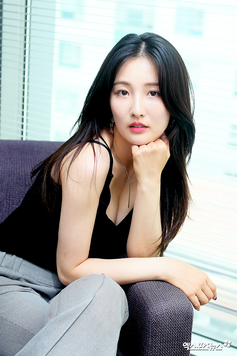 Rizumimo Son Ji-hyun Goddess in a beautiful atmosphere Talent Son Ji-hyun poses before an interview at the office building in Yeoksam-dong, Seoul, on the afternoon of the 15th.Son Ji-hyun has been loved by Lucie Gae in the TV drama Sejo of Joseon - Drawing Love which was held on the 5th.The Overthrowing atmosphere GoddessGirl crush explosion even if you sweep your headCheongsun beauty, this is Liz!Are you a flawless true story even in close-up?I am already in the reverse atmosphere ~Chung Soon + Sexy SchoolboyThe atmosphere is in the heatSlow EyesA good place to not need correction