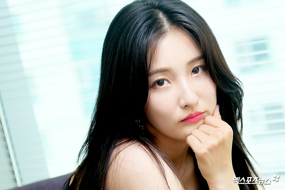 Rizumimo Son Ji-hyun Goddess in a beautiful atmosphere Talent Son Ji-hyun poses before an interview at the office building in Yeoksam-dong, Seoul, on the afternoon of the 15th.Son Ji-hyun has been loved by Lucie Gae in the TV drama Sejo of Joseon - Drawing Love which was held on the 5th.The Overthrowing atmosphere GoddessGirl crush explosion even if you sweep your headCheongsun beauty, this is Liz!Are you a flawless true story even in close-up?I am already in the reverse atmosphere ~Chung Soon + Sexy SchoolboyThe atmosphere is in the heatSlow EyesA good place to not need correction