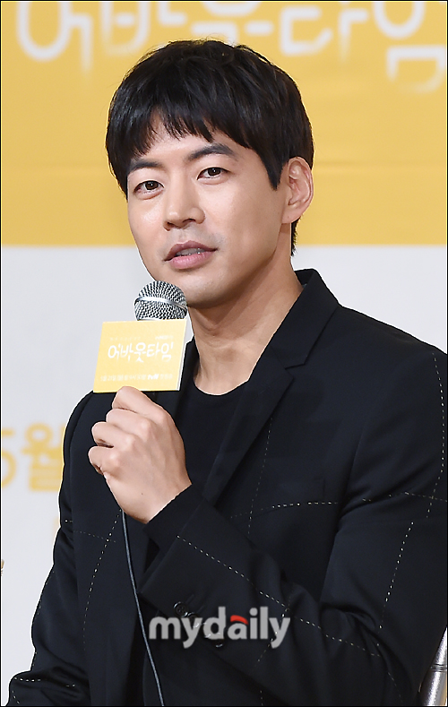 About Time Lee Sang-yoon commented on the controversial post.The cable channel tvN New Moon TV drama About Time production presentation held at Time Square in Yeongdeungpo, Seoul on the afternoon of the 17th was attended by Actor Lee Sang-yoon, Lee Sung-kyung, Im Se-mi, Han Seung-yeon and Kim Roon.Lee Sang-yoon said: I heard about Mr. Staffs writings.When I heard about the article, I was convinced that this was not the article posted by our staff. After Lee Seo-wons controversy, a person who is presumed to be a staff of About Time posted on SNS that I have finished shooting until 12 times and I want to die.Lee Sang-yoon also said, At first, I said, Who is it? And no one thought about it. Our scene is working on the work with such strong trust.I ask for your attention. About Time is a fate relief romance that captures a magical moment that only love can realize by meeting Lee Sang-yoon, a man who is bound to a fate that does not know whether she is a villain or a relationship with a woman who has the ability to watch a life clock.It will be broadcasted at 9:30 pm on the 21st.