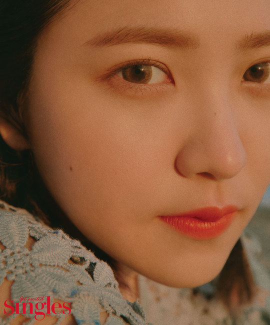 Red Velvet Yeri has unveiled a California pictorial that is dazzling over sunshine.Fashion magazine Singles released a picture of Red Velvet member Yeri, who is loved by many people for his refreshing charm on May 17th.In this picture, Yeri has digested various summer look with his own irreplaceable charm and bright energy.Recently, Yeri has been loved by viewers by showing various charms that were not seen on stage, showing Alcondalk Chemie with actor Han Chae-young in JTBC4 reality program Secret Sister.emigration site