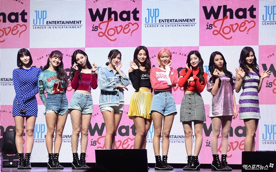 Girl group TWICE, this is a new record maker.The third album, Lee Jin-hyuk Me Up, released by TWICE on the 16th, topped the Oricon Daily Singles Chart with 129,275 points on the day of release.Beyond the previous Pop Candy which recorded 117,486 Points on the day of release, it renewed the record of single sales on the day of release among Korean girl groups that entered Japan.On the day of release, Lee Jin-hyuk Me Up set its own record of 471,438 in pre-order volume and once again showed the status of Asia One Top Girl Group.As a result, TWICE announced its fourth consecutive popularity following Japan debut best album #TWICE in June last year, Japans first single One More Time in October, and the second single Kandy Pop in February this year.In addition, the album and single released before the release of Lee Jin-hyuk Me Up won three consecutive platinum certifications from the Japan Records Association. In February, the 32nd Japan Gold Disk Grand Prix won the first five titles as a new artist.In addition, local debut showed off the power to exceed 1 million albums in just 8 months.TWICE is also steadily loved as the mini-fifth album title song What Orange Is the New Black Love? (What is Love?), which was released in Korea on September 9th.What Orange Is the New Black Love? The music video surpassed 100 million views on YouTube and achieved a record of breaking 100 million views for eight consecutive times from debut songs.The music video was released in the shortest period of the K-pop girl group, and it set a record of 20 million, 30 million, 40 million, and 50 million views, and it was announced that it achieved 100 million views for 8 consecutive times.Especially, TWICE has been a debut song Elegantly (OOH-AHH) and recently What Orange Is the New Black Love?And has set up all the activities of the Asia One Top Girl Group by putting all eight songs in the 100 million views.Its not the end here.According to the recent Gaon chart, TWICE has released a total of 2,251,789 albums, including one regular album, five mini albums, and two repackage albums since the debut in 2015.TWICE, which has captivated both countries across Korea and Japan, will hold its second tour TWICE Land Zone 2: Fantasy Park at Jamsil Indoor Gymnasium in Songpa-gu, Seoul from 18th to 20th.The Japan performance will be held on the 26th and 27th at the Saitama Super Arena and on June 2nd and 3rd at the Osaka Castle Hall.Photo = DB