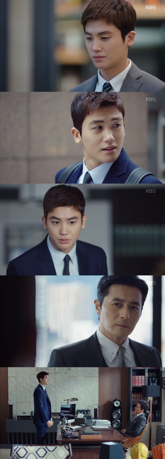 Suits Park Hyung-sik is making his identity as a lawyerIn the KBS 2TV drama Suits, which was broadcast on the 16th, Ko Yeon-woo (Park Hyung-sik) showed his growth facing the forgery of education and the past events of Miniforce Seok (Jang Dong-gun).Ko Yeon-woo entered Gang & Ham based on his genius memory, but he is not a real lawyer.I have been dreaming of a lawyer, but because of the circumstances, I started as an assistant to Miniforce, the representative lawyer of Gang & HamAt Moot Court, Ko Yeon-woo lost while trying to protect Ji-na Kim (Ko Sung-hee).Miniforce expressed disappointment to him, but Ko said he wanted to be a lawyer who could at least protect the person who is near even if he dies.In addition, Chae Keun-sik (Choi Gwi-hwa) suspected him of digging into the case of forgery of education, which was similar to the current situation of Ko Yeon-woo.However, Ko Yeon-woo responded to Chae Geun-siks words with a clear response and showed a grandeur as a real lawyer.Ko Yeon-woo, a growing baby lawyer and fake lawyer next to a Miniforce seat, has now grown to make a direct statement to Miniforce.When Miniforce was shaken by his feelings with his former senior prosecutor, Oh (Jeonnomin), he said, I do not know why you are trying to protect the guilty misjudgment.If the lawyer is not shaken by the emotion, should not you pick up the knife that you put in the sheath? This means that Ko Yeon-woo is influenced by the Miniforce stone as it is, which has been given the advice of the Miniforce stone to Ko Yeon-woo, who was slowed down due to his feelings with Ji-na Kim in the Moot court.Ko Yeon-woo, who is growing up as a lawyer, is also growing love in his strange relationship with Ji-na Kim, after a mock court, Ji-na Kim told Ko Yeon-woo, The lawyer cares.In addition, Ko Yeon-woo and Ji-na Kim were looking for data related to the Miniforce stone, and they caught the mouse at the same time and showed skinship.It was a short moment, but Chemie, who came out between the two, was enough to thrill viewers.Ko Yeon-woo, who shows the growth of lawyer and man at the same time. The growth period of baby lawyer adds fun to the drama and gives pleasure.Photo = KBS 2TV broadcast screen