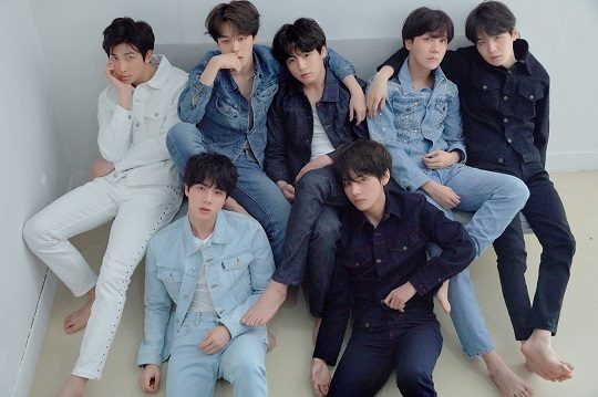 In October 2016, the group BTS second Heart Station Wings was ranked 26th as the best Korean singer on the Billboard 200, the main music chart of the Billboard.Analysis of how they targeted United States of America has been poured out, most of which cited the use of new media as a first-class credit.It was an evaluation that it narrowed the psychological distance with overseas fans by constantly supplying its own production contents through SNS and YouTube.But none of the idol groups in the same age have a BTS record. New media is open to everyone, but not everyone is like BTS.It is important to discuss what BTS has gained in popularity, not what it has gained in the World before, but what it has gained in popularity.From his debut album Two Cool Four School (2 COOL 4 SKOOL), BTS has moved things that he has experienced and realized in his music, including happiness, love, wandering and overcoming.In the song Tears of School, which was released in their teens, those who pointed out the problem of bullying in school grew up in their mid-20s and included the images of young people who fell into Tangjin Jam (an act of relieving stress with a small luxury) in the song Go.BTSs gaze always went to the same generation, which is why their music was able to acquire the timeliness and gain the sympathy of the listeners.Human BTS is an important being to complete musician BTS, which integrates the actual self and the speaker in Music and adds persuasiveness.In addition, he uses contents such as serial recordings, short films, and series images to evolve his music into comprehensive arts.The communion between BTS and listeners is more deeply done in various ways.Healthy and correct messages are also a factor that has made BTS stand out in the World market.Boy groups that can deliver a healthy message to the younger generation while showing trendy pop genre music and attractive performance are not many in the United States of America Music market.Overseas fans gather that they learn Korean to communicate with BTS and get comfort from their song lyrics.BTS does not stop worrying about itself even now at the top.In the final episode of BTSs reality Burn the Stage, which is released through YouTube Red, RM said, It can not always be fresh.Weve been in the garage for five years. He gives his feet a boost again. I think hes growing in any way.(I think) Sugar knows that the popularity will not continue now, but he is still going well without losing his freshness as much as possible. But he said it was more important that if there were fans who had spent their youth with them, they could do a lot of work with them.Ji Min said, I want to be a team with a reason. Those who are preparing for a comeback with a World interest struggle to prove that their popularity is not a mirage.And in this process, BTS continues to grow. BTS continues to complete itself.