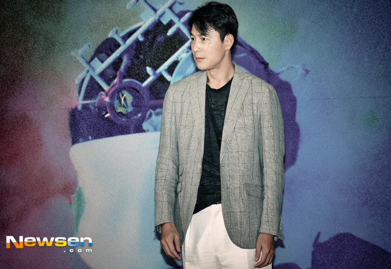 <p>The 15th Seoul International Extreme - Short Image & Opening Ceremony was held on Seoul Cinema in Jongno - gu, Seoul afternoon on May 17th.</p><p>Jung Woo - sung attended the opening ceremony this day and accepted the photo moon.</p><p>Seoul International Extreme - Short Image & amp; is a film festival dealing with various environmental problems through movies from around the world, from 17th to 23th coming.</p>