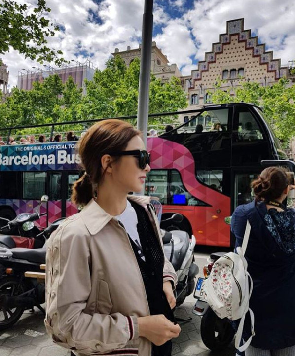 Actor Shin Se-kyung has revealed his recent travels to Spain.Shin Se-kyung uploaded several photos from Spain Madrid and Barcelona to his Instagram on May 17.Inside the picture is a picture of Shin Se-kyung walking around Spain, with a bright expression and relaxed daily life.sulphur-su-yeon