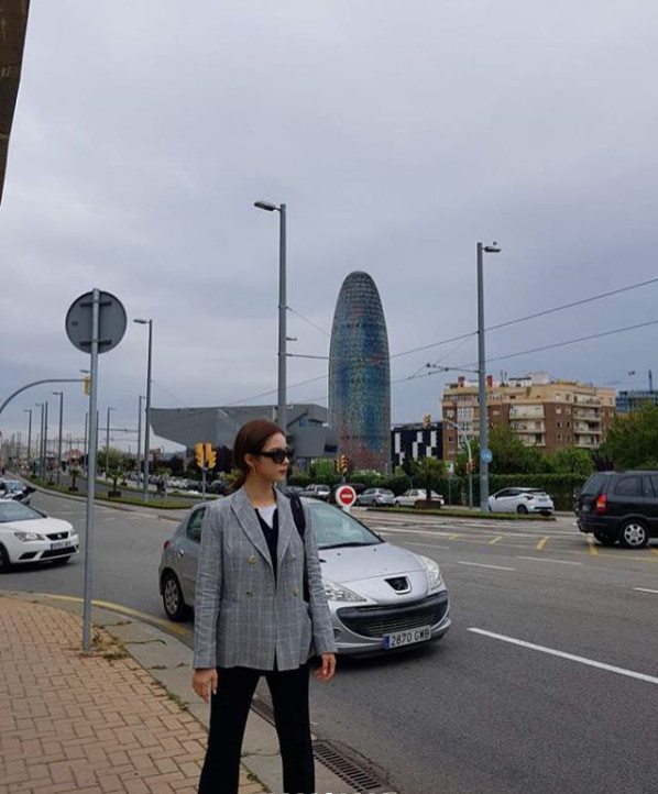 Actor Shin Se-kyung has revealed his recent travels to Spain.Shin Se-kyung uploaded several photos from Spain Madrid and Barcelona to his Instagram on May 17.Inside the picture is a picture of Shin Se-kyung walking around Spain, with a bright expression and relaxed daily life.sulphur-su-yeon