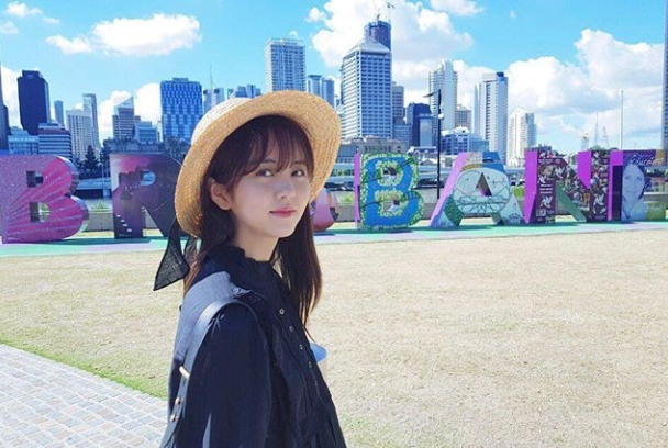 Actor Kim So-hyun showed off his innocent Beautiful looks.Kim So-hyun posted a picture on May 18 with his article I arrived well in his instagram.The picture shows Kim So-hyun looking at the camera in a straw hat. The clear weather of Netherlands and Kim So-hyuns clear smile harmonize.The fans who responded to the photos responded such as My sister is pretty, Netherlandsn Brisbane and Goodbye.delay stock