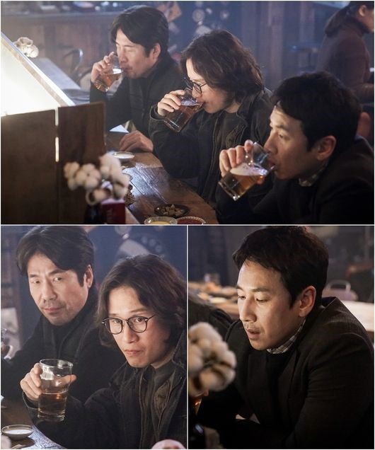 Before the start, dramas that were so loud are not uncommon. TVN My Uncle has overcome many controversies and eventually stole the hearts of viewers.He left the room on the 17th, receiving praise for his ratings, topicality, and above all his work.My Uncle, which was first broadcast on March 21, was a collaboration between Kim Won-seok PD, who made Signal and Microbial, and Oh Hae Young Park Hae Young.Thanks to the Avengers class production team, My Uncle was the work that the industry was paying attention to.For this reason, the actor lineup was also solid.Lee Sun Gyun, IU, Park Ho-san, Song Dae-byeok, Go Du-sim, Ijia, Kim Young-min, Shingu, Son Sook, Jang Yong Yong, Park Hae Jun, Onara, Jung Jae Sung and Nara appeared.It was natural that the expectation of viewers was rising.Expectations  ControversyHowever, My Uncle was suspected of the planning intention and authenticity of the work as a result of the MeToo Disclosure movement that spread throughout society.The negative feeling given in the title is that the relationship between Lee Sun-Gyun, a 40-year-old man, and Jian, a 20-year-old woman, is vague because of the water, so I doubted it.The heroine was more like IU. He was hit hard by the image of his album as a singer in the past due to the Lolita controversy.As an actor Lee Ji-eun, not a singer IU, he joined My Uncle, but the label of the Lolita controversy was not a good sign before the drama began.In addition, Oh Dal-su was shocked. In February, a month before the broadcast, Oh Dal-su was identified as a mist-disclosure perpetrator in a sexual harassment case 20 years ago.He was finally dropped out of the drama and Park Ho-san was rushed into the role of an alternative actor, and there was no worse negative news for the crew who started shooting early.It was first broadcast on March 21 at the end of twists and turns, but again there was a problem.It was recorded that the private lender, Gwangil (Jang Ki-yong), indiscriminately assaulted Jian (Lee Ji-eun), and criticism was focused on the point that he was too sadistic and that he glorified the violence with affection.In the end, the agenda was presented to the Korea Communications Commission, which announced its position to watch the drama with a long breath, but the excuse was made to the audience at the beginning of the broadcast.The members of the KCC also seriously treated the decision to suspend the decision several times for in-depth discussions.Controversy  Word of mouthIn the meantime, My Uncle gradually began to get word of mouth, because of the curiosity of what is so hot and the favorable response that there is no one who has not seen it once.There is a sign that the work will turn into a life work.My Uncle, which started with 3.9% audience rating (Nilson Korea, based on paid platform nationwide), drew a growing trend of viewership, attracting controversy, topics, criticism and popularity at the same time.In the sixth round, it surpassed the 4.0% mark, and the 10th round jumped to 5.8%, and finally on the 17th, the last circuit was attracted to the highest audience rating of 7.4%.Above all, he is receiving praise from viewers that he has remained a life work.As the production team was confident, it is not a love story of Donghoon, Jian, uncle and young woman, but a story of a person healing through each other.The warm production of PD Kim Won-seok and the ambassador of Park Hae-youngs heart-throbing work have created a synergy effect, where the actors have done their best without falling out of one.The sea, which has increased the satisfaction of viewers with realistic daily acting even in supporting and minor roles.The message of My Uncle corps, which will give comfort and sympathy to viewers, was delivered to the room.The people who live together in the imaginary neighborhood but seem to be somewhere in the neighborhood, and the people who live together in it. My Uncle has left, but the afterlife left by this work remains in the room.tvN