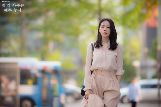 With the pretty sister who buys rice well (hereinafter referred to as pretty sister) ahead of the end today, the ending that Drama will Choices will be Happy Endings or a very realistic ending diary Eye-catching.JTBCs Golden Earth Drama, which will be broadcast today (19th), will be reunited at the marriage ceremony of Yoon Seung-ho (who gave him a prize) by Yoon Jin-ah and Seo Jun-hee (who won the prize) who eventually broke up at the finalization of Pretty Sister (hereinafter referred to as Breaking Sister) Im going to draw a change to do.In Pretty Sister broadcast on the 18th, Seo Jun-hee and Yoon Jin-ah finally separated with mixed hearts.Seo Jun-hee asked Yoon Jin-ah to go to the United States, and Yoon Jin-ah realized his mind that he did not want to abandon everything and follow Seo Jun-hee.The difference in values ​​of Yoon Jin-ah, who wants to live with his love as it is now, and Seo Jun-hee, who wants to leave, will not be narrowed down and he has just separated.In the ending, Yoon Jin-ah, who came to Yoon Seung-ho marriage ceremony with his new boyfriend, and Yoon Jin-ah, who seemed not happy, were drawn and the figure of Seo Jun-hee, who passed by, surprised viewers.The breakup is also amazing, and the fact that Yon Jin-ah has a new boyfriend in the meantime shocked him.Viewers resented the artist as if they could not live without a man.Yoon Jin-ah and Seo Jun-hee had a sweet love affair with a thrilling thumb, but had to fight the disturbing reality.There was so much to fight for, including the absurd remarks of Yon Jin-ahs mother Kim Miyeon (Gil Hae-yeon) and the company of Yon Jin-ah, where sexual harassment was rampant.Nevertheless, Yoon Jin-ah and Seo Jun-hee have been fighting well in their own way for nearly two months when Pretty Sister is aired.Because of this point, I was able to get sympathy and support from viewers.Drama should give a certain reward to these young Jin-ah and Seo Jun-hee.Drama is established only when two peoples marriage, or at least Happy Endings, is prepared.But pretty sister has been on a different path from the usual Drama so far.Yoon Jin-ah, who was relegated to a sexual harassment boss, really loved her boyfriend, but could not give up all of her own, and shed tears on a blind date that her mother had caught, was the crystal of the other move.That is why it is not easy to predict the end of pretty sister.From the beginning, the audience said, The two of them were well-connected because of DramaYi Gi, and if it is real, they would not be happy to get married.Kim Miyeon, who is acting as if the love of two people is a failure of Yoon Jin-ah, can not allow marriage to be a preliminary son-in-law if it is real.And even if marriage through the opposite, Kim Miyeon and Seo Jun-hee will not be a whole family.There is also a possibility that this terrible reality will be reflected in the ending because of the pretty sister Yi Gi, who was titled Real Melody.If it is real, the two of them are right to parting, but I understand the desire of viewers who leave a hope for Happy Endings because of DramaYi Gi.I wonder if the pretty sister will Choices Drama or Choices Reality.Beauty sister who buys rice well homepage.