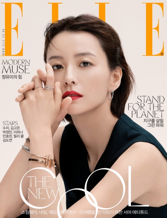 Attractive star Jung Yu-mi has covered the June issue of Elle.Jung Yu-mi, who performed his own suction performance in the drama Love Live!In this cover picture with <Elle>, she emanated modern beauty with chic hair style, red lip and Jewelry layering.This picture was with Tiffanys Tiffany T collection.In the interview that was conducted together, I was able to hear the impression of <Love Live!> End testimony and shooting.Jung Yu-mi, who felt the power of Noh Hee-kyung through the script, said, I wanted to express it as hard as you write.I have already tried to get as close as possible as I was there because there was already a lot in the article. As a more friendly and popular star than ever through the popular entertainment <Yoon Restaurant>, he asked the question of the difference from the previous one.I thought I wouldnt have to worry too much about what was shown. I feel more comfortable in choosing a work or meeting someone.Actor Jung Yu-mis pictures and interviews can be found in the June issue of <Elle> and on the <Elle> website.