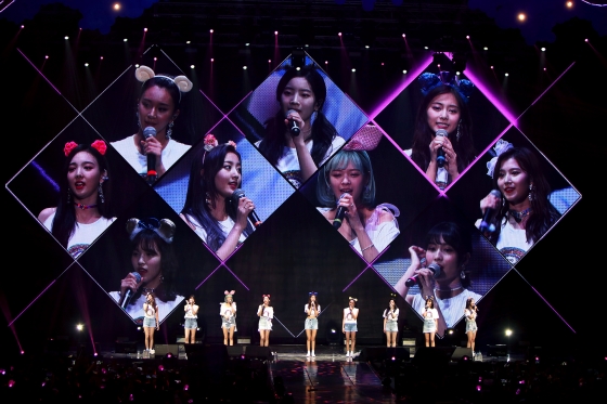 Girl group TWICE member Nayeon laughed when he said he was the number one in TWICE.TWICE held TWICE Land Zone 2: Fantasy Park (TWICEAND ZONE 2: Fantasy Park) at Jamsil Indoor Gymnasium in Songpa-gu, Seoul from 5 pm on the 20th.Nayeon, who finished the opening stage on the day, introduced himself and said, It is Nayeon, the number one TWICE ranking.If it is a first-come-first-served basis, I will stand in the next rank, Nayeon said. It is not first-served. There is definitely a ranking according to the data.Nayeon later pointed to Jingyeon, saying, Speak the ninth place in the sequence, and Jingyeon laughed, saying, It is Jingyeon in the TWICE sequence.After that, Sana said, I am Sana who does not care about TWICE sequence.Meanwhile, TWICE released its fifth mini-album title song What Is Love? (What is Love?) in April.), which has been loved by the domestic major online music sources, such as real-time, daily, weekly charts, four Gaon charts, and 12 music ranking programs.TWICE plans to hold four performances at the Saitama Super Arena on the 26th and 27th, and Osaka Castle Hall on June 2 and 3, along with appearances on the Japanese music program Music Station.