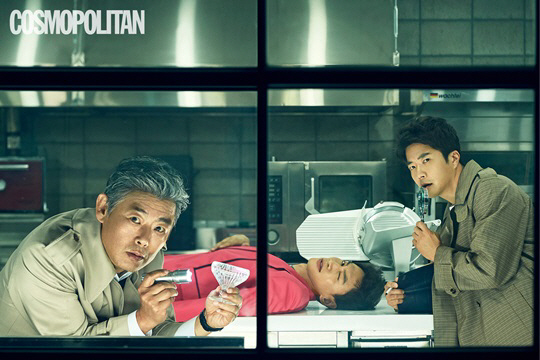 The movie Monk: Superman Returns has released six Cosmo Politan pictorials that show a variety of charms of triple combo Kwon Sang-woo, Sung Dong-il and Lee Kwang-soo.The movie Monk: Superman Returns is a comic crime that Sherlock Duckhoo comic book owner Kwon Sang-woo and legend detective Sung Dong-il opened the Monk office, and recruited former cyber criminal Ace Yeochi (Lee Kwang-soo) to dig up the case. She Wrote.This picture, which was conducted under the concept of Monk, attracts my attention with various aspects from the delight of Kwon Sang-woo, Sung Dong-il and Lee Kwang-soo to charisma.First, Kwon Sang-woo and Sung Dong-il, who hold magnifying glass and light in the space presumed to be the kitchen, seem to be looking for clues of the event and create the atmosphere of Monk.Here, Lee Kwang-soo, who looks like a peek at something with a pink jacket and one eye frowning, is added to overwhelm the gaze.Another cut reminds me of a situation where three people are staring at the front and showing different confident faces, reminiscent of an interrogation investigation.Kwon Sang-woo and Lee Kwang-soo are also open to the public to cut the scene of the incident, making them more curious about Murder, She Wrote Chemie, who will be held by three people in <Monk: Superman Returns>.In the individual cut that was released together, Kwon Sang-woo showed his relaxation and confidence while leaning on a chair, reminding him of the motivational Monk Gangdaeman with excellent Murder, She Wrote ability.Sung Dong-il shows a visual reminiscent of Monk Conan and laughs pleasantly, so it is expected to see the experience of Noh Tae-soo, a unique experience of charisma and humanity.Lee Kwang-soo has a lot of masculine beauty and intense eyes, and it conveys the charm that is opposite to the laughing chitky and former cyber investigation Ace This picture, which gives a glimpse of the various faces of three people who go through comic and seriousness, can be seen in the June issue of Cosmo Politan at the on/off line bookstore.Monk: Superman Returns, which is a picture of the charm of the triple combo transformed into Monk, is expected to be released on June 13th.