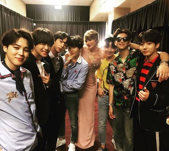 <p>2018 Billboard Music Awards Popstar Taylor Swift is surprised at Dark & ​​amp; Wild Celebratory photoPublicized.</p><p>On Tuesday, Taylor Swift posted a piece of photograph with his sentence BTS ♥ .So great meeting you! Youre killing it!.</p><p>2018 Billboard · Music · Award in the photo Waiting Room in Celebratory photoTaylor Swift and Dark & ​​amp; Wild, who left behind, were put in the figure. In a friendly atmosphere, Dark & ​​amp; Wild, Taylor Swift s stunning visual gathers eyes.</p><p>Meanwhile, Dark & ​​amp; Wild attended 2018 Billboard Music Award held at Las Vegas MGM Grand Garden Arena in the United States at 9 am (Korean time) on 21th.</p>