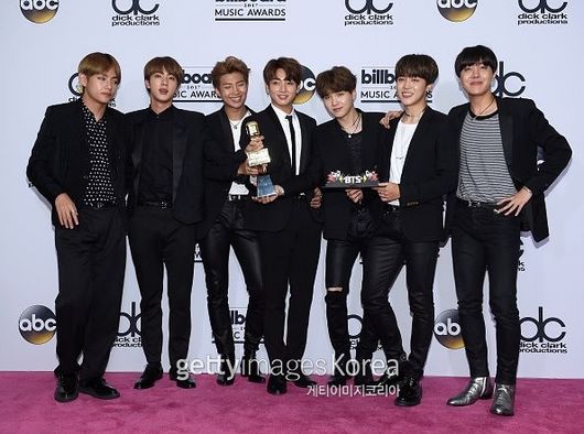 Not only domestically but also worldwide are watching BTS first comeback stage, which is the first time that a comeback stage among Korean singers is played in the U.S. and BBMA.BTS also took the BBMA stage last year but is definitely different: last year he took the Red Carpet and won the Top Social Artist award.I feel sorry for not being able to perform the stage, and I will resolve my thirst this time. I will meet todays stage where the history of K-pop changes.Performance level is different.BBMA producer Kevan Kenny said after watching the rehearsal stage: Its really great.If you think the DNA stage BTS did at the American Music Awards (AMA) in 2017 is great, this time youll be really amazingLove Live! at BTS!Performance skills are really different levels - its a headline performance and its going to really surprise everyone, he praised.When I saw it, I cant compare anything theyve done so far to this performance, I cant believe Ive grown this much since I last saw BTS six months ago.I can not tell you the details, but one thing I can say is that it is the best BTS stage I have seen. The Boygroup legend, the Backstreet Pep Boys, also enjoyed meeting with BTS.Sesame Street Pep Boys released a photo with BTS on official InstagramThe BackSame Street Pep Boys combined the abbreviation BSB, which calls them short, and the English group name BTS of BTS, with a hashtag called BTSB.Expected to win the second consecutive year.BTS released its new album on the 18th.They have been nominated for the top social artist category for the second consecutive year of BBMA, and have once again been attracting worldwide attention.Last year, he attended the awards ceremony Red Carpet and took the stage to win; he failed to perform.This time, the title song Fake Love will be released as Love Live! in BBMA.The award is not all but it is worth looking forward to for the second consecutive year: Billboard Weekly Social 50 chart top teams will be candidates, with BTS maintaining its top spot for more than 70 weeks in the category.Candidates include Justin Bieber, Ariana Grande and Demi Lovato and Sean Mendes, including BTS.The status has changed. If you look at the placement chart of the awards ceremony, you will be in the front seat.Last year, he sat a little away from the main stage, but this time he was able to sit in front of world-class musicians such as Jed, Marshmallow and Halsey and enjoy the awards ceremony.In addition, BBMA official SNS is releasing photos of BTS and is attracting fans response.