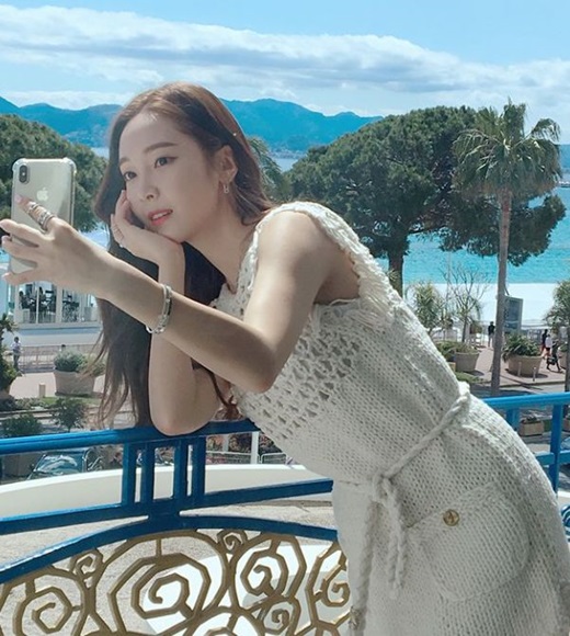 Singer and businessman Jessica has been in Cannes, France, recently.Jessica posted several photos on her SNS on the 21st, including a picture of Suns out and a clear background in the personal sky.Jessica attended the Red Carpet event of One Solo: Star Wars Story at the 71st Cannes Film Festival on the afternoon of the 15th (local time).Jessica appeared in a violet dress with a colorful frill, and she stole her gaze with a force like a fairy tale princess.I embroidered the Khan Red Carpet in a beautiful figure.Jessica was invited to the first Cannes Film Festival of her life by a special invitation from a globally renowned jewelery brand.Meanwhile, Jessica recently signed a partnership agreement with the United States United Talent Agency, signaling more active activity abroad.