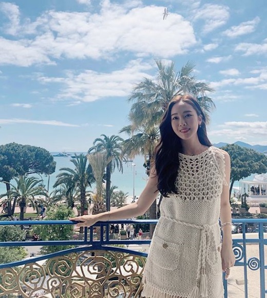 Singer and businessman Jessica has been in Cannes, France, recently.Jessica posted several photos on her SNS on the 21st, including a picture of Suns out and a clear background in the personal sky.Jessica attended the Red Carpet event of One Solo: Star Wars Story at the 71st Cannes Film Festival on the afternoon of the 15th (local time).Jessica appeared in a violet dress with a colorful frill, and she stole her gaze with a force like a fairy tale princess.I embroidered the Khan Red Carpet in a beautiful figure.Jessica was invited to the first Cannes Film Festival of her life by a special invitation from a globally renowned jewelery brand.Meanwhile, Jessica recently signed a partnership agreement with the United States United Talent Agency, signaling more active activity abroad.