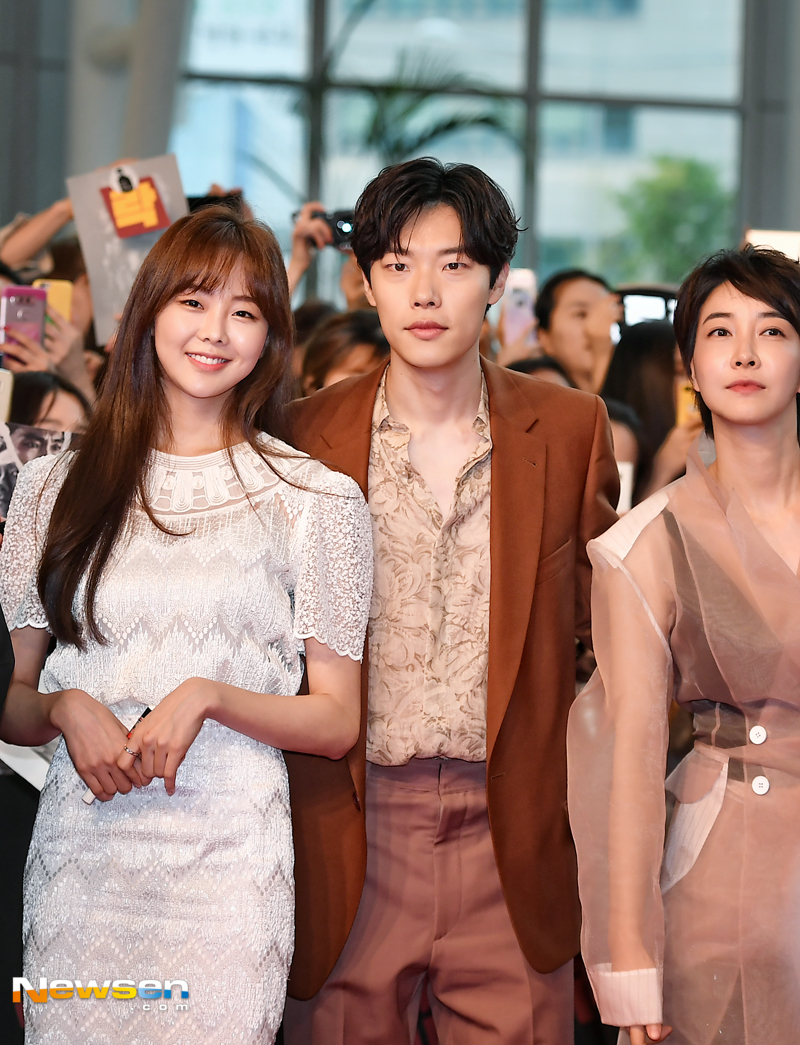 The movie Believer Red Carpet event and fan premiere were held at Time Square in Yeongdeungpo-dong, Yeongdeungpo-gu, Seoul on the afternoon of May 21.On this day, Cho Jin-woong, Ryu Jun-yeol, Kim Sung-ryong, Park Hae-joon, Cha Seung One, Nam Moon-cheol, Seo Hyun-woo, Kang Seung-hyun, Jung Jun One, Jung Garam, Jin Seo-yeon, Kim Dong-young, Lee Joo-young,Believer is a crime drama about the war of the poisonous people over the reality of a ghost drug gang that dominates Asia.It will be released on May 22Lee Jae-ha