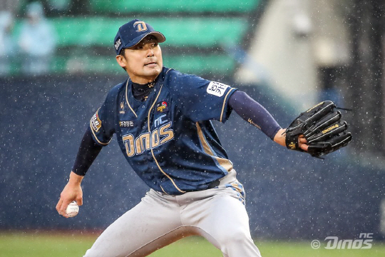 NC Dynos reliever Kim Jin-sung eventually went down to the second group for the third time this season.In a Kyonggi against KT Wiz at KT Wiz Park in Suwon on the 20th, Kim Jin-sung threw 56 balls in two innings, leaving a disastrous record with 13 hits (4 home runs) and 11 runs.Kim Jin-sung was the fifth Pitcher in the seventh inning to go 2-6. Until then, Kim Kyung-moon did not give up the game.If they lose, NC will be back on the 10th place, and the four-point gap in Baseball is not a big difference.However, Kim Jin-sung did not hit Lee Jin-young and hit a two-run homer to Hwang Jae-gyun. After one run, he allowed a two-run homer to Shim Woo-joon again.Kim Jin-sung, who was on the Mound in the eighth inning, collapsed again with a three-run homer to Hwang Jae-gyun and Kang Baek-ho.The word bee is coming out, but the situation of NC is not so good.Won Jong Hyun and Bae Jae Hwan pitched 31 innings and 11 in 23 innings in the game on the 19th, respectively, and Kim said, I have to rest.Five of the 12 Pitchers in the entry will be left except five starters and Won Jong Hyun Bae Jae Hwan, all four of whom were put into the game on the day.If Kim Jin-sung and Won Jong Hyun and Bae Jae Hwan were up, it is likely that they would have criticized him for overworking the Pitcher anyway. In addition, they are currently active in the team.Lee Min-ho, who is the last Pitcher to finish, is in a bad condition. He is in a bad mood when he is resting and going on the Mound.Therefore, ensuring a rest of the finish can be quite precious in the NC position, which is on the verge of a recent downturn.If Lee Min-ho is put in and the number of pitches increases, it is likely to affect not only this game but also the next game.In the Futures League game against the Hanwha Eagles on the 19th, he threw 19 balls in an inning and was called up on the 20th to be put into the game.But the situation in NC is not too good to simply dismiss it as a bee.If Kim Jin-sung threw this in the situation where there are a lot of Pitchers, Paltu is right.But with the last team, close to 100 games left, putting all the Pitchers left in a game that is almost confirmed to lose does not seem like a good operation.This is why we cant conclude that its a bee-to-be.