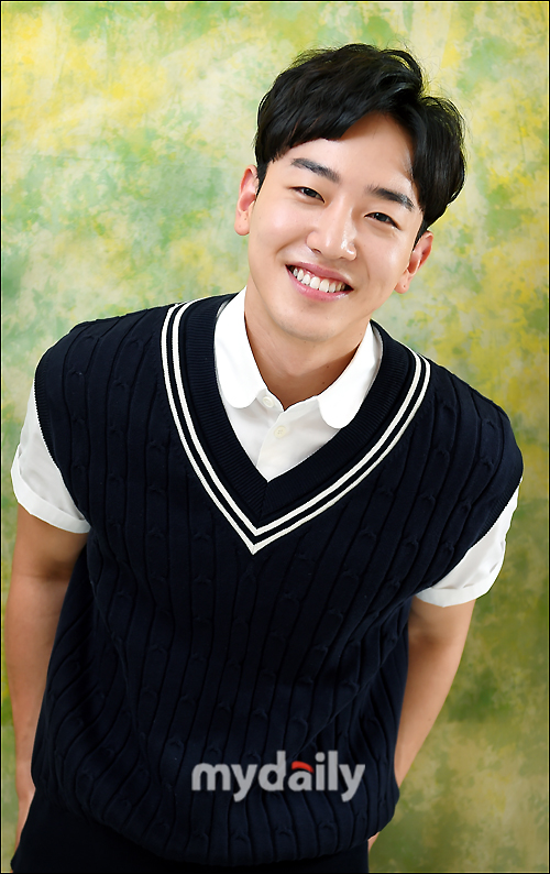 Actor Lee Tae-sun has been offered a new JTBC drama My ID is My ID is Gangnam Beauty appearance.Lee Tae-sun is proposing to appear in My ID is Gangnam Beauty and is reviewing it positively, a tree escalator said on the 23rd.My ID is Gangnam Beauty is a drama based on the same names webtoon. It depicts the story of Kang Mi-rae, who was bullied because of his ugly face, became a beauty by molding, but was ridiculed as Gangnam District Sexy and was injured by another wound.Lee Tai-sun was offered the role of Eugene, the close brother of the male protagonist, Do Kyung-seok, in the play; it is a character that can show various charms such as a pure and pure figure.Meanwhile, Lee Tai-sun is currently appearing on KBS 2TVs tree drama Suits, which plays the role of the west side and forms a confrontation with Park Hyung-sik in the play.