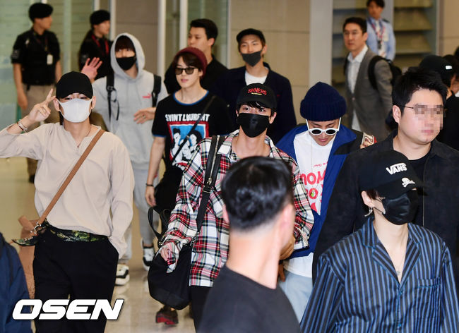 BTS, who returned home after finishing the previous class The Walk, will start full-scale domestic activities.BTS arrived at Incheon International Airport early on Sunday morning.It is a BTS that returned with meaningful results after leaving for United States of America Los Angeles to attend the 2018 Billboard Music Awards (BBMA) on the afternoon of the 14th.BTS will start its domestic activities of Tear, the regular 3rd album LOVE YOURSELF, starting from the entry.As the new song FAKE LOVE was released for the first time at the 2018 Billboard Music Awards, it is expected that domestic activities will attract the attention of World fans.In addition, BTS appeared for the 15th time in 16 performances at the 2018 Billboard Music Awards and released the new song stage for the first time in World.Kelly Clarkson, who was in charge of the awards ceremony, was also noticed by introducing them as the best boy band in World.As BTS comeback show is released on the air, domestic fans as well as former World fans are expected to watch it.It is a BTS that will come back in eight months after LOVE YOURSELF announced last September, so it seems to be a more special stage.In addition to the stage of FAKE LOVE, special images made for the stage and comeback show of the songs are anticipated.In particular, a genuine story will be unfolded, including a variety of energy charging methods by seven members and episodes of the preparation process for the new album, including one of the BTS members becoming a virtual Ami (BTS fan) and introducing how to act as a fan.It is broadcast not only in Korea but also in Japan Mnet Japan, and can be viewed online through YouTube, Facebook, and JOOX, the largest music streaming service in Southeast Asia.NBCs The Ellen DeGeneres Show, which was part of The period, is also broadcast.It will be broadcasted at 3 pm on the 25th of the United States of America LA, and it is noteworthy what story BTS, which reappeared in half a year, will have unfolded.