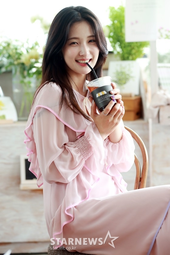 Nam Ji-hyun (28 and Nam Ji-hyun) who left Girl Group 4Minute and made the new The Departure as Actor took a meaningful first step.In the TV drama Sejo of Joseon - Draw Love (hereinafter referred to as Sejo of Joseon), which ended on the 6th, Nam Ji-hyun made a deep impression by playing the role of Lucy, a mixed-race aftershocks.He played a full face with a face full of smacking and escorted the main character, Sejo of Joseon Yi Hui (Yoon Shi-yoon).I recently met Nam Ji-hyun through the Lets Have a Tea interview. Its Rose Day. Im looking for roses. Ho-ho.Nam Ji-hyun, who smiled brightly as he entered the cafe decorated with colorful flowers, was quite different from Lucy.She laughed, I took off my face and other actors were surprised to see if it looked like this.- What do you think of ending Sejo of Joseon?- There must be a lot of good things. What kind of environment is that?- I think it is a work that has a lot of affection.- I wonder why I left my real name and became a stage name.- Is the change of the name of the activity reflected much of your will?- I think shell like it.- The new Departure often says that worry and excitement coexist. How was Nam Ji-hyun?- Did the experience of dancing help you a lot when you were doing action?- Is there a reason why I chose boxing especially during various exercises?- Wasnt it difficult to play Manchuria?- I guess one of those ten teachers told you about Manchuria.- That must have been a long preparation.- You think he showed you something?- What part was the most important part?- What if there is another resemblance to Lucy?- How was your breathing with Yoon Shi-yoon in Lee Hwi?- I played slugging on my face for Lucy s role.- Is there an obsession that you should be pretty as a female entertainer?- Wasnt it awkward to look at the smeared face in the mirror?- Did you worry that you would be prejudiced by doing this work because you made your debut as a singer and worked?- Its often called a preconception about smoke stones. When did that bother you?- Did the director of Sejo of Joseon have such prejudice?- Do you have any desire to stand on stage as a singer again?- 4Minute is disbanding and the members are now scattered.What did you break up with your former agency, Cube Entertainment, at the end of the contract?- You left Cube Entertainment and joined The Artist Company as a new company. Im curious about the occasion.- The Artist Company seems to have started in a good environment as an actor.- The Artist Company has a handsome actor Jung Woo-sung and Lee Jung-jae, who represent Korea.Do you think they saw and recruited some parts of Nam Ji-hyun?- There are a lot of really cool actors in The Artist Company. Can everyone see them when they go to work?- Nam Ji-hyun will continue to act as an actor in the future, what would you like fans to look forward to?end