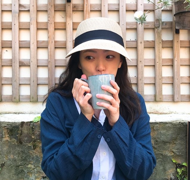 Actor Chun Woo-Hee has emanated a naive charm.Chun Woo-Hee posted a photo on May 25 with an article on his instagram saying good.The photo showed Chun Woo-Hee wearing a straw hat and holding a cup. Chun Woo-Hee boasted a brilliant beauty even though he was close to a person.The fans who responded to the photos responded I am so beautiful and atmosphere, I am the most cute in the world and I have a good day.delay stock