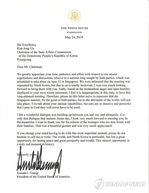 김정은에게 보낸 트럼프의 공개서한 (워싱턴 afp=연합뉴스) 도널드 트럼프 미국 대통령이 24일(현지시간) 김정은 북한 국무위원장 앞으로 보낸 공개 서한.