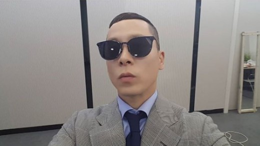 Singer Nauls Selfie is revealed and draws on Eye-catchingNaul posted a picture on his 27th day with a short explanation of 2018 Soul Walk on his instagram.This is Nauls Selfie, who in the photo showed off her distinctive dandy charm, wearing a suit and sunglasses.In the rare selfie of Naul, netizens responded that Selfie is amazing, Naul, face and singing ability is the best.Meanwhile, Naul is in the course of the 2018 Brown Eyed Soul National Tour Concert.