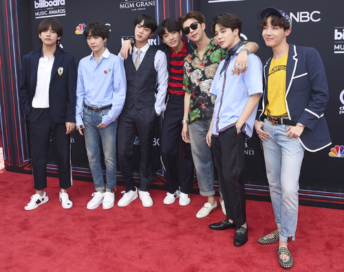 BTS has renewed its seventh place, the highest record of Korean singers on this chart, with its previous Love Yourself win.BTS also wrote records for entering the top 10 of the Billboardss 200 in two consecutive albums.In particular, it is the number one Korean album. It is the first time in 12 years that the album released in Billboardss 200 in other countries than English has won the top.In 2006, the British popper group Ildibo topped the chart with an album Angkora, featuring songs sung in Spanish, Italian, French, and some English.BTS record is comparable to that of international singer PSY (41), who finished second for seven consecutive weeks with his 2012 global hit song Gangnam Style.Billboardss, which chart?Billboardss is the popular music ranking released by Billboardss, an American music magazine.It is a combination of the album sales survey of Nielsen SoundScan, a US record sales company, and the number of broadcasts of more than 1,000 local broadcasters.It is recognized as an indicator of the flow of popular music not only in United States of America but also in each country.Reflecting the trend of the times, we have included Internet download sales since July 2003, and YouTube views and UCC chart scores on the single chart Hot 100 since February 2014.The main charts are the Billboardss 200 and Hot 100, which are ranked first by BTS, and the main charts are released every week by subdividing each genre of popular music.The album charts are based on the albums sales volume: Billboardss 200 for all albums, and Top R&B/Hip-hop Albums, which only targets hip-hop and R&B-based albums.Usually, the album chart refers to the Billboardss 200.The single chart includes Hot 100 for all singles, and Modern Rock Trax for only modern rock single albums; usually single charts refer to Hot 100.What is your relationship with Korea?It was in the 1990s that Korean popular music first made a connection with Billboardss.Seo Byung-hoo (1942-2014), the father of pop columnist No. 1 and rapper Tiger JK (40 and Seo Jeong-kwon), who served as Billboardsss Korean correspondent, introduced Korean music to Billboardss.Shin Jung-hyun (80), the group Seo Taiji and the children, the rock band Sinawi, and the blues guitarist Kim Mok-kyung (58), who are known as the Godfather of Korean Rock, received Billboardsss attention.And in 2001, the remake version of the hit song Day by singer Kim Bum-soo (39), Hello Goodbye Hello, ranked 51st on the Hot Singles Sales chart, and the Billboardss challenge of Korean popular music became full-fledged.In the Hot 100, the group Wonder Girls in 2009 was ranked 76th with Nobody and entered first.The Billboardss 200 featured singer BoA (31) in the album BOA in 2009 as well as the group Big Bang in 2012 as Alive in 150th place, and the first album Girls Generation - Tatticer in the group Girls Generation in 126th place.The group Two Aniwon (2NE1)s regular second album Crush released in February was 61st.BTS ranked 7th in the chart last year with Love Your Self last year and Love Your Self in the chart, and it was ranked first in the history of K-pop.The team that has been the most successful in the Hot 100 has topped 20 songs with the legendary British rock band Beatles.The Macarena of the Spanish duo Los del Rio, which is compared to Gangnam Style due to easy dancing, ran first for 14 consecutive weeks in 1995.Among Asian singers, Japanese song Skiyaki by Sakamoto Kyu (1941–1985) of Japan took first place in 1963.The American hip-hop group Pa East Movement, which is the mainstay of two Korean-Americans, was ranked # 1 on the Hot 100 in October 2010 with Like G6, but it is hard to classify it as Asian music because it is an album produced in United States of America.Yoko Ono, 85, a Japanese, was on the top of the Billboardss 200 in 1980 with Double Fantasy working with her husband, John Lennon (1940–1980), from Beatles, but this is not Asian-led music either.Gangnam Style wrote a new record in 2012 when it finished second in Hot 100 for the seventh consecutive week.The Asian singers top five came 35 years after the 1977 Filipino singer Freddie Aguilars Anak came in fifth.Gentleman, the follow-up to Gangnam Style, came in fifth and Hangover came in 26th.This is why BTS Hot 100 record is drawing attention. There is growing interest in how many title songs Fake Love from Love Yourself will enter the top spot.BTS Hot 100 top ranking is 67th, which was won by the title song DNA from Love Yourself Win; it is the highest ranking of the K-pop group except Cy.