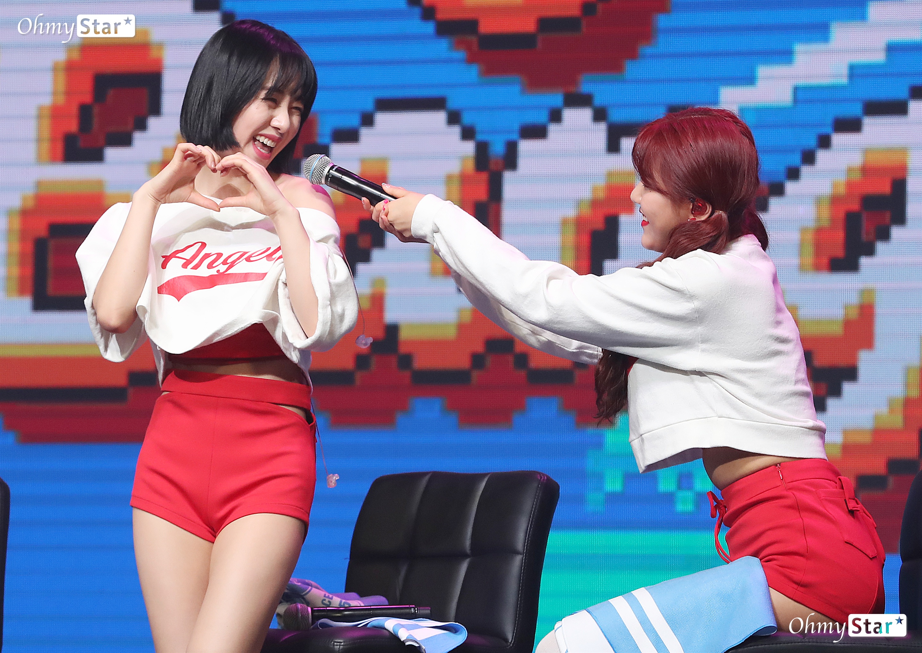 The AOA regrouped into a six-member group and returned after a year and five months; those who had been seven to six as the main vocal Park Choa withdrew gathered energy to show a tighter look.On the afternoon of the 28th, AOAs mini 5th album <Bingle Bangle> was released at a concert hall in Gwangjin-gu, Seoul.A refreshing summer song brought a comeback, a healthy charmAOA, who returned to a cool and addictive summer song, showed the stage of the title song Bingle Bangle and the song Super Duper on the showcase.Now the summer starts, I hope you play our cool song and drive and have a good summer, Yuna said.This song is full of health, Mina said. The members did not fall out and exercise a lot.Hyejeong also said that he was happy to show such health beauty. We used to sing a lot of mature songs before, but I wanted to show a lot of brightness when I came back.I feel good to be able to listen to a bright song that suits my 20s, he added.To show their energy, they sweated more than before.I have been preparing for the album for a long time, so I personally prepared more excitingly, said Seolhyun. The preparation process was difficult, but it was a pleasant process that became hard, and there was a lot of practice, and I started practicing early morning like Idol Producer.Hyejeong also said, It is the hardest choreography so far, he said, I gave up my shoes and all the members wore sneakers.Weve all practiced really much together, as we went back to Idol Producer, and I think we did our best as we came back in a year and five months.Ive also made several correction recordings. (Yuna)I asked how I filled the gap of the main vocal Park Choa, which would have been quite large.Chan Mi said, Yuna sister also had a high proportion of vocals in the team. I filled the vacancy of Park Choa sister with Yuna sister and Hyejeong sister.I talked a lot about what I should do so that the stage of the six people would not look empty, he said.Chan Mi, who has been steadily receiving vocal lessons since the past, has also participated in this album as a vocalist rather than rap.seventh year group jinxI dont think seven years is a short time, but now Im so excited and funny to be active that I want to entertain this activity rather than worry.I think well spend a lot of time with the members and talk about our seven years when the time comes. (Chan Mi)When did you feel like you grew up as a seventh-year AOA?Chan Mi said, I felt that I grew up practicing this time. It used to take a long time to dance, but now I catch it hard and it fits in a short time.When I sing, when I see my sisters, I feel like Im really good at seeing Baro understand and express it and make a sound source better than the guide.Members now seem to know each other, even if they dont speak like old family or friends. Whos in bad shape today? You can see whos sick today.Im so happy when were alone, even if we start talking without a theme, its a long time fun. (Jimin)the answer to the words of the publicSeolhyun recently asked about the cancellation of SNS follow.Previously, Seolhyun followed the Luna of F-X, who unfollowed Yoo Ah-in, Yoo Byung-jae, IU, etc. and expressed his intention to support feminism, and was mentioned in the category of feminism-related issues.I actually thought I had a lot of followers, said Seolhyun. I thought I should sort out my followers besides my acquaintances that day, but I stopped Baro when I heard that it was an issue.After that, I was nervous and I could not touch it, he said.Then, in an interview that came out before it became an issue, it was once again an issue that I said I was interested in womens human rights.In response to this additional question, Seolhyun said, I am naturally interested in social issues and I am trying to listen to various opinions.AOA Mini 5th album <Bingle Bangle> Showcase .. Summer song Bingle Bangle comeback