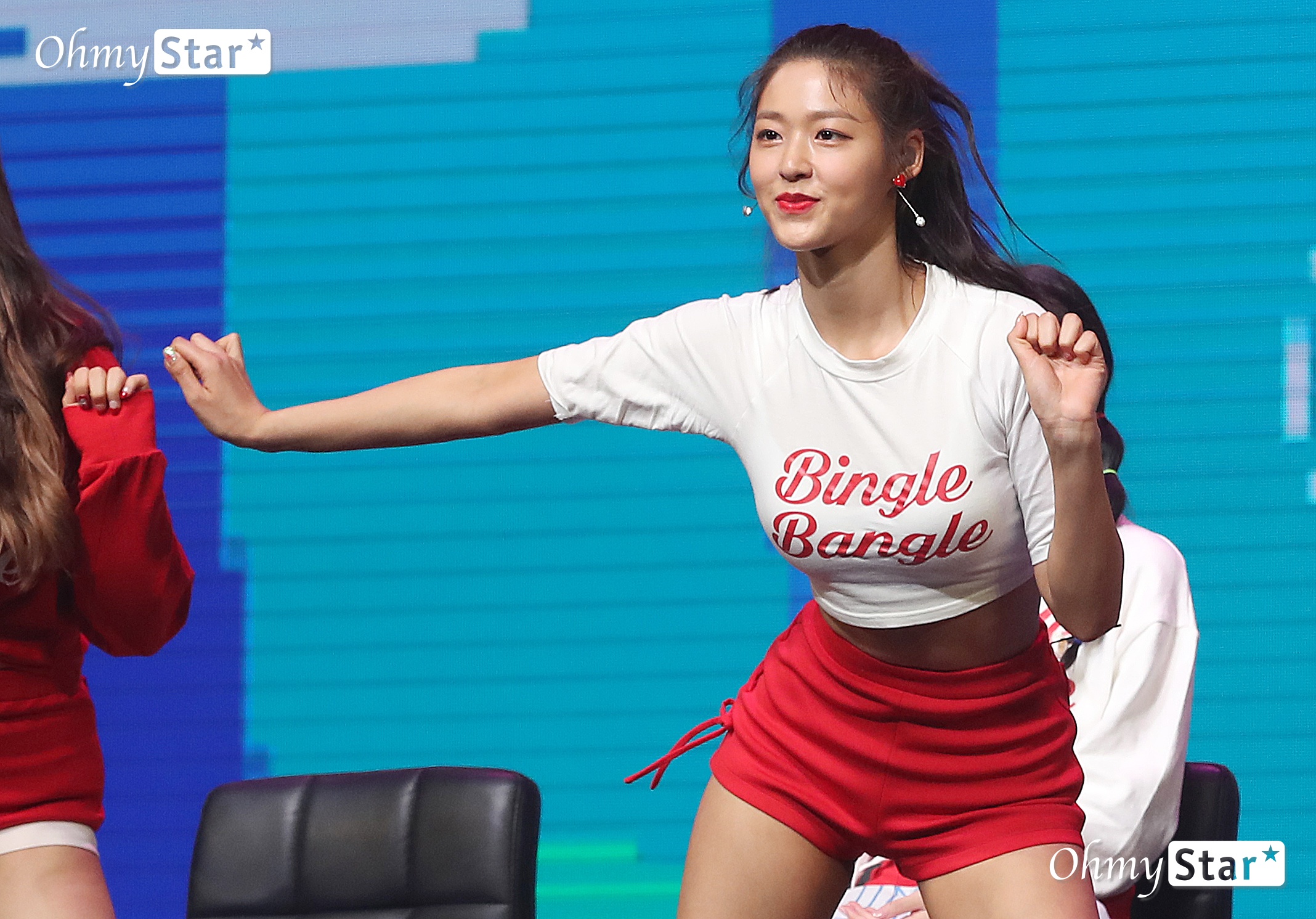 The AOA regrouped into a six-member group and returned after a year and five months; those who had been seven to six as the main vocal Park Choa withdrew gathered energy to show a tighter look.On the afternoon of the 28th, AOAs mini 5th album <Bingle Bangle> was released at a concert hall in Gwangjin-gu, Seoul.A refreshing summer song brought a comeback, a healthy charmAOA, who returned to a cool and addictive summer song, showed the stage of the title song Bingle Bangle and the song Super Duper on the showcase.Now the summer starts, I hope you play our cool song and drive and have a good summer, Yuna said.This song is full of health, Mina said. The members did not fall out and exercise a lot.Hyejeong also said that he was happy to show such health beauty. We used to sing a lot of mature songs before, but I wanted to show a lot of brightness when I came back.I feel good to be able to listen to a bright song that suits my 20s, he added.To show their energy, they sweated more than before.I have been preparing for the album for a long time, so I personally prepared more excitingly, said Seolhyun. The preparation process was difficult, but it was a pleasant process that became hard, and there was a lot of practice, and I started practicing early morning like Idol Producer.Hyejeong also said, It is the hardest choreography so far, he said, I gave up my shoes and all the members wore sneakers.Weve all practiced really much together, as we went back to Idol Producer, and I think we did our best as we came back in a year and five months.Ive also made several correction recordings. (Yuna)I asked how I filled the gap of the main vocal Park Choa, which would have been quite large.Chan Mi said, Yuna sister also had a high proportion of vocals in the team. I filled the vacancy of Park Choa sister with Yuna sister and Hyejeong sister.I talked a lot about what I should do so that the stage of the six people would not look empty, he said.Chan Mi, who has been steadily receiving vocal lessons since the past, has also participated in this album as a vocalist rather than rap.seventh year group jinxI dont think seven years is a short time, but now Im so excited and funny to be active that I want to entertain this activity rather than worry.I think well spend a lot of time with the members and talk about our seven years when the time comes. (Chan Mi)When did you feel like you grew up as a seventh-year AOA?Chan Mi said, I felt that I grew up practicing this time. It used to take a long time to dance, but now I catch it hard and it fits in a short time.When I sing, when I see my sisters, I feel like Im really good at seeing Baro understand and express it and make a sound source better than the guide.Members now seem to know each other, even if they dont speak like old family or friends. Whos in bad shape today? You can see whos sick today.Im so happy when were alone, even if we start talking without a theme, its a long time fun. (Jimin)the answer to the words of the publicSeolhyun recently asked about the cancellation of SNS follow.Previously, Seolhyun followed the Luna of F-X, who unfollowed Yoo Ah-in, Yoo Byung-jae, IU, etc. and expressed his intention to support feminism, and was mentioned in the category of feminism-related issues.I actually thought I had a lot of followers, said Seolhyun. I thought I should sort out my followers besides my acquaintances that day, but I stopped Baro when I heard that it was an issue.After that, I was nervous and I could not touch it, he said.Then, in an interview that came out before it became an issue, it was once again an issue that I said I was interested in womens human rights.In response to this additional question, Seolhyun said, I am naturally interested in social issues and I am trying to listen to various opinions.AOA Mini 5th album <Bingle Bangle> Showcase .. Summer song Bingle Bangle comeback