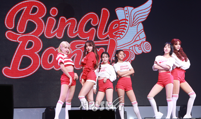 <p>After withdrawing from the member Park Choa, AOA reorganized the team with six people and came back for the first time in one year and five months.</p>