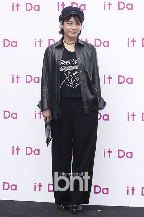 Actor Park Hee-von attended the Itda Launching Photo Call held at Hannam-dong Grand Hyatt Seoul in Seoul Yongsan District on the afternoon of the 29th.news report